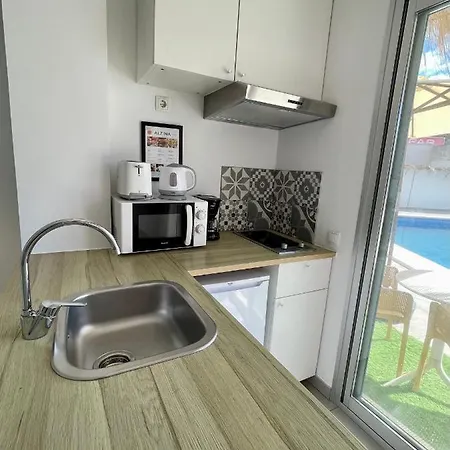 佩尔拉内格拉公寓酒店