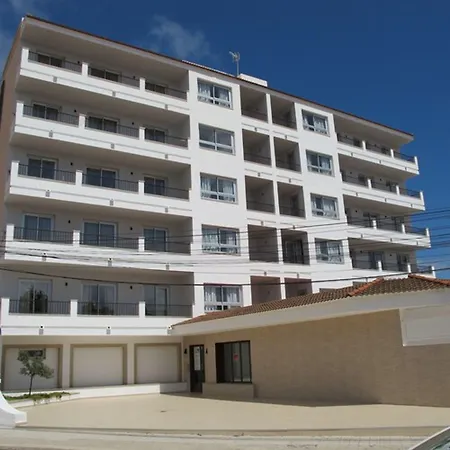 佩尔拉内格拉公寓酒店 卡拉纳雅达