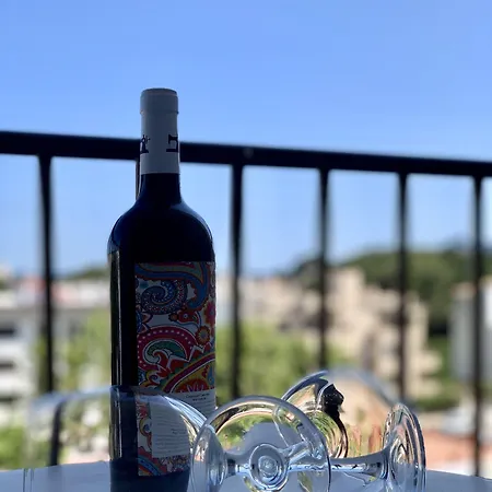 佩尔拉内格拉公寓酒店 卡拉纳雅达